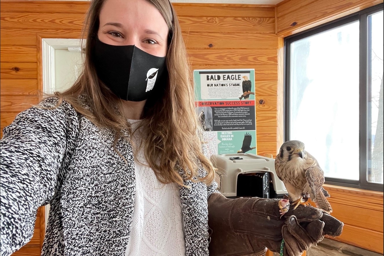 SEPT2022 FEATURE ARTICLE (AMKE) Jenna with American Kestrel